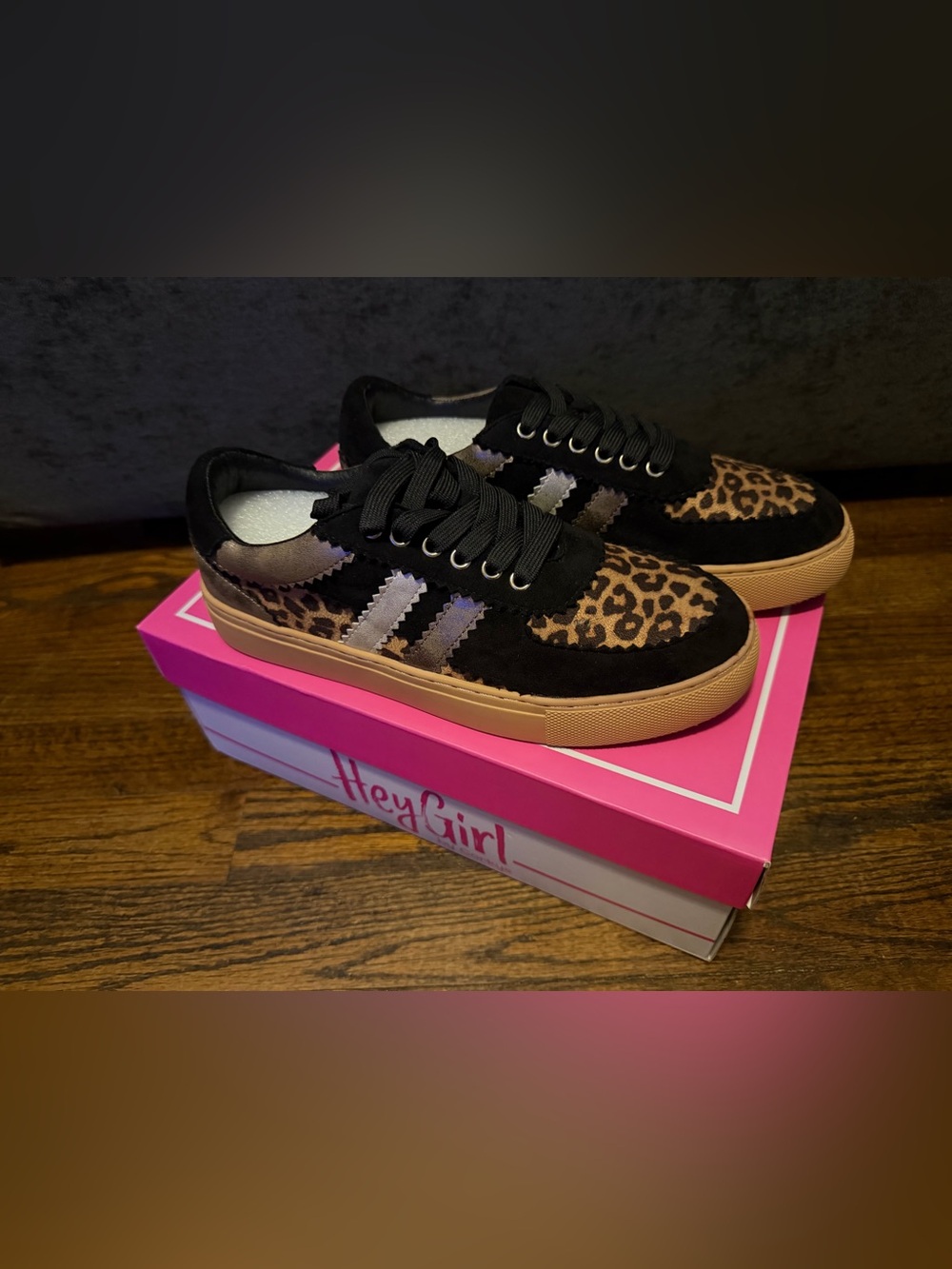 Hey Girl by Corkys Leopard Print Black Low-Top Sneakers size 7. New